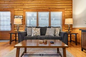 featured image of 741 Golf View Blvd