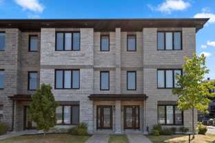 90 Rue Maurice-Richard - Photo 1 of 1
