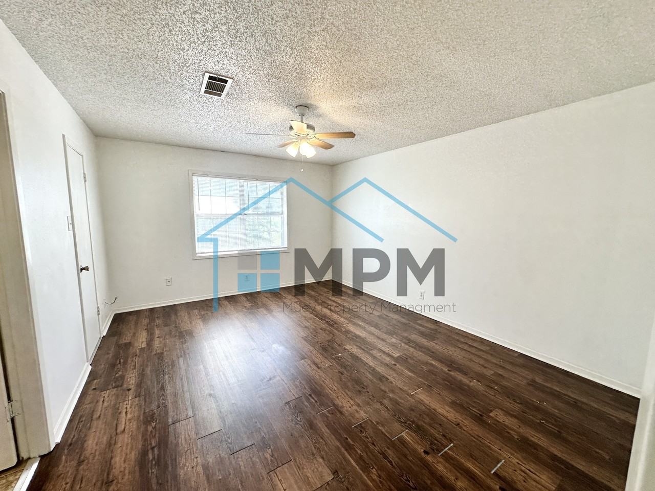 58 Colonial Dr #D - Photo 5 of 12