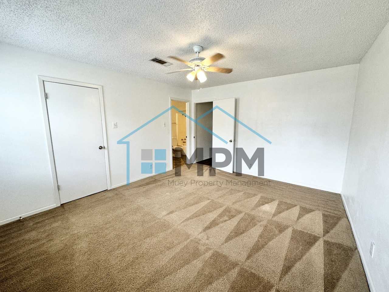 58 Colonial Dr #D - Photo 3 of 12