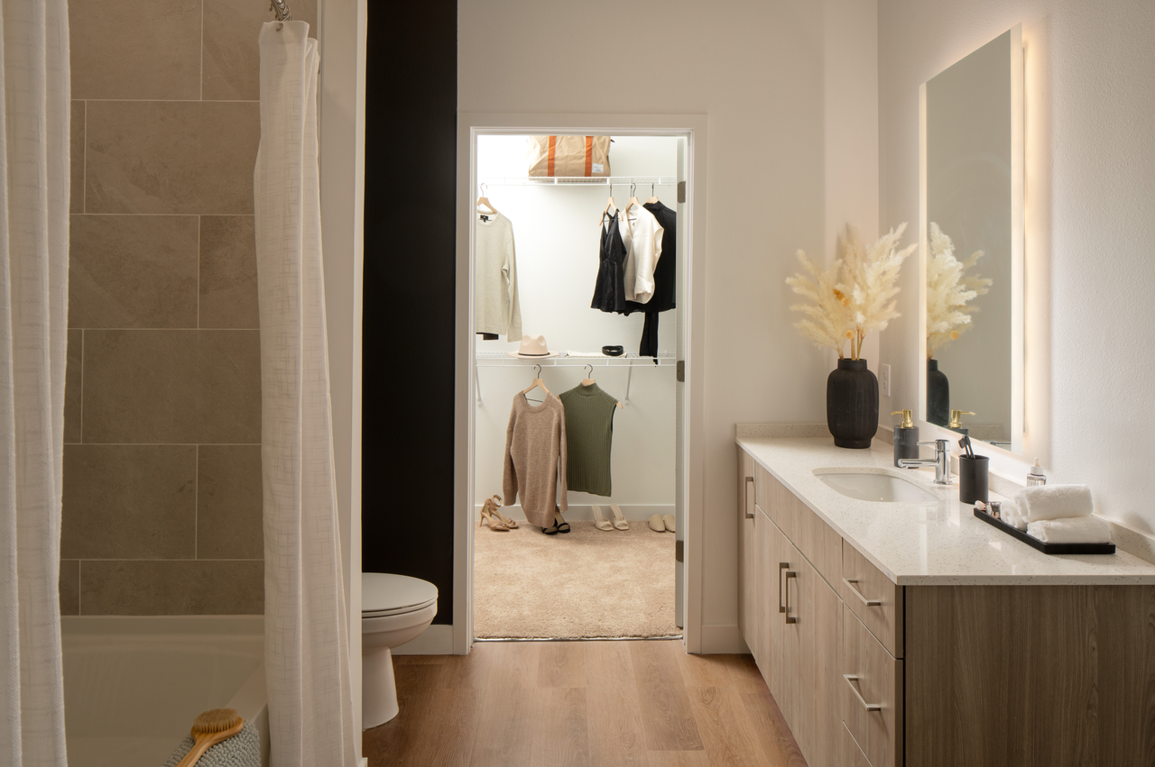 Afton Palms - Photo 5 of 25