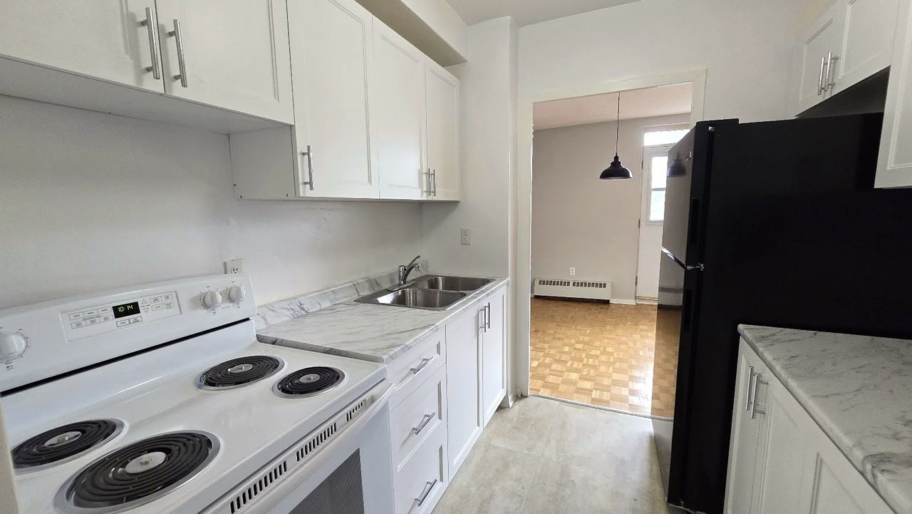 37 Peel Street #507 - Photo 5 of 17