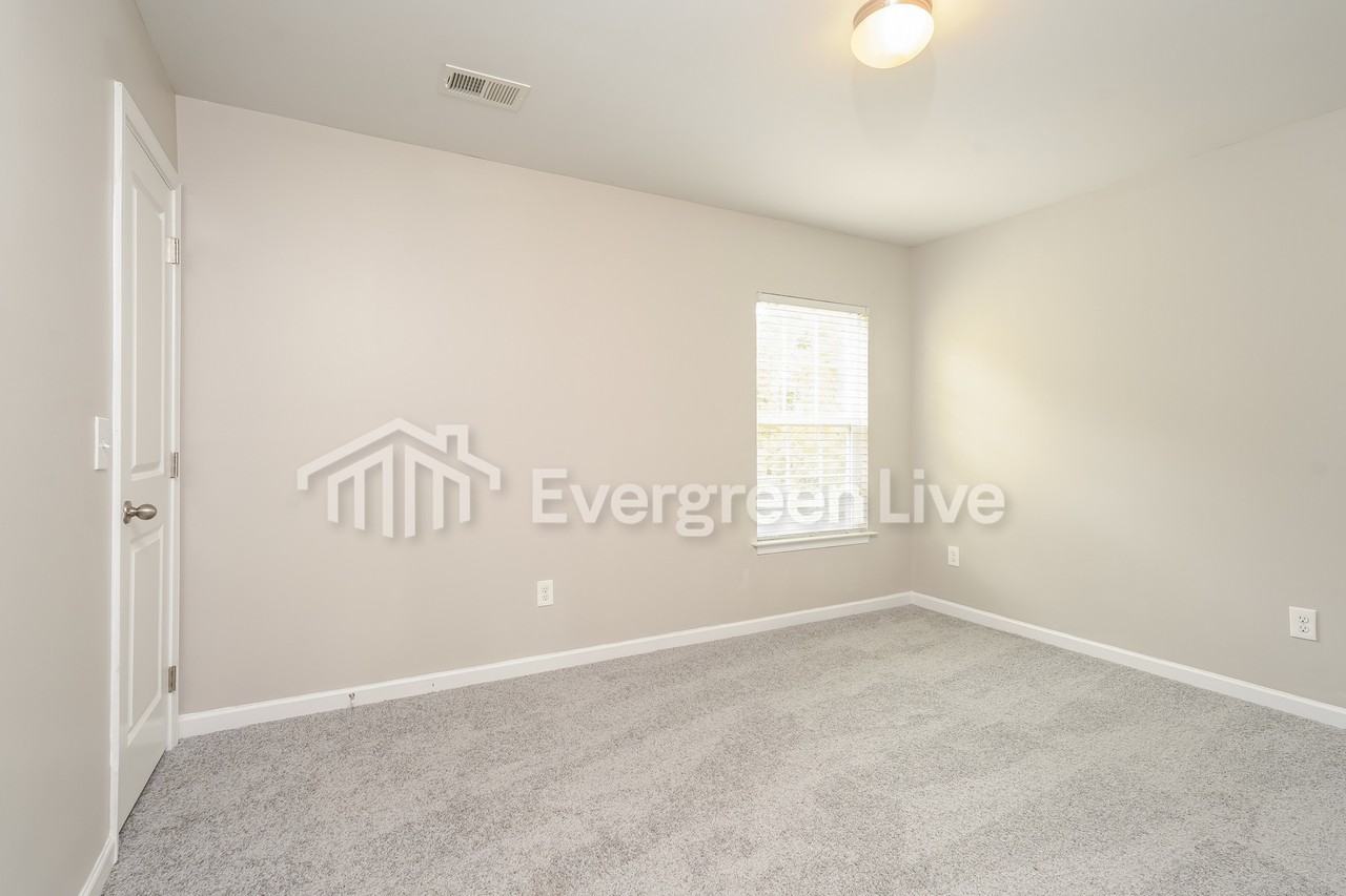 1428 Aurora Glen Dr - Photo 3 of 15