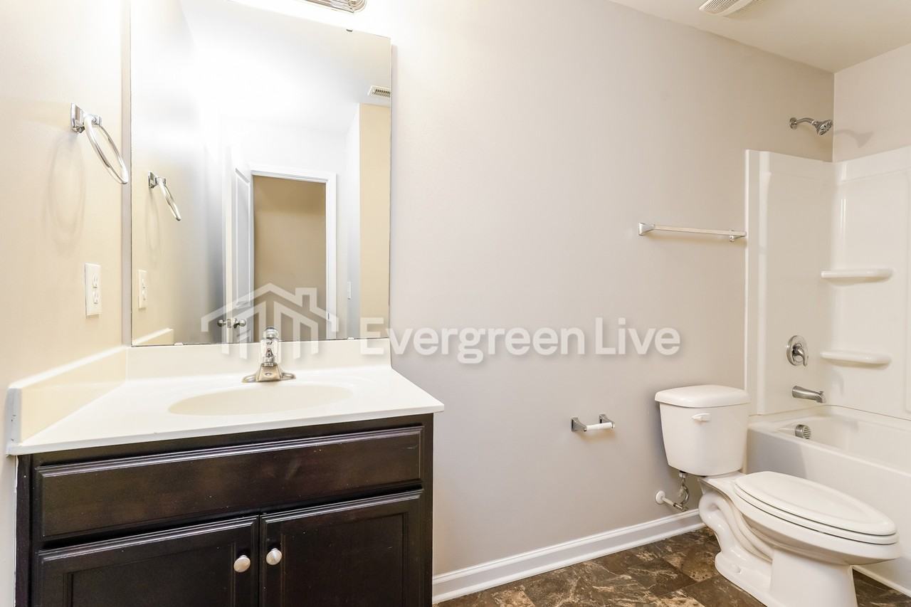 1428 Aurora Glen Dr - Photo 4 of 15