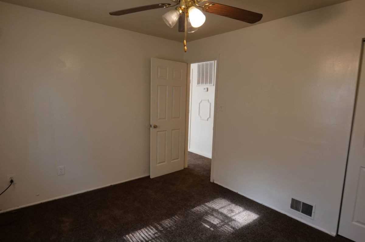 617 Drum Ave - Photo 3 of 21