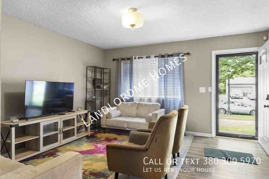 1849 Mountain Oak Rd - Photo 2 of 20