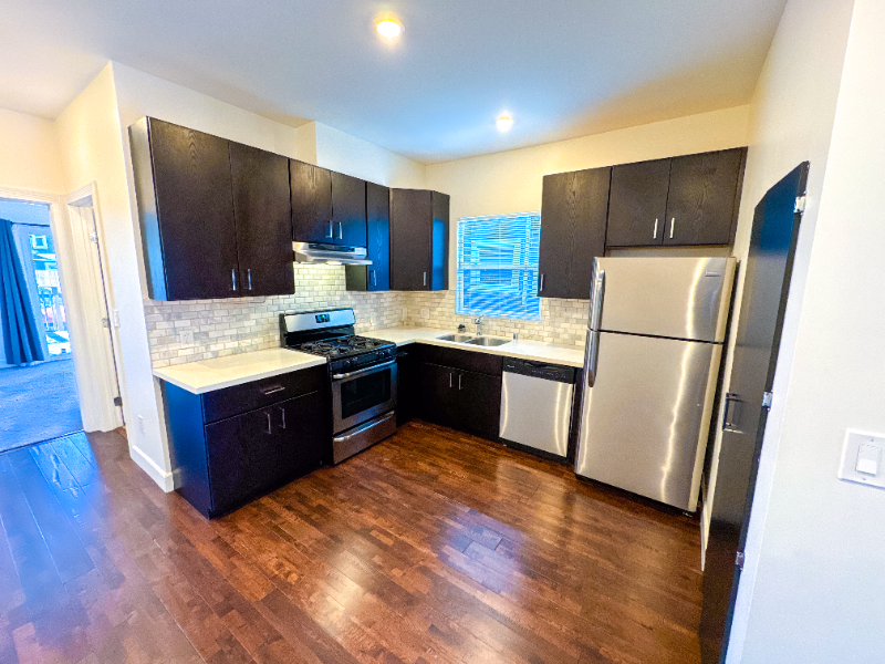 835B 35th St #835B - Photo 2 of 24