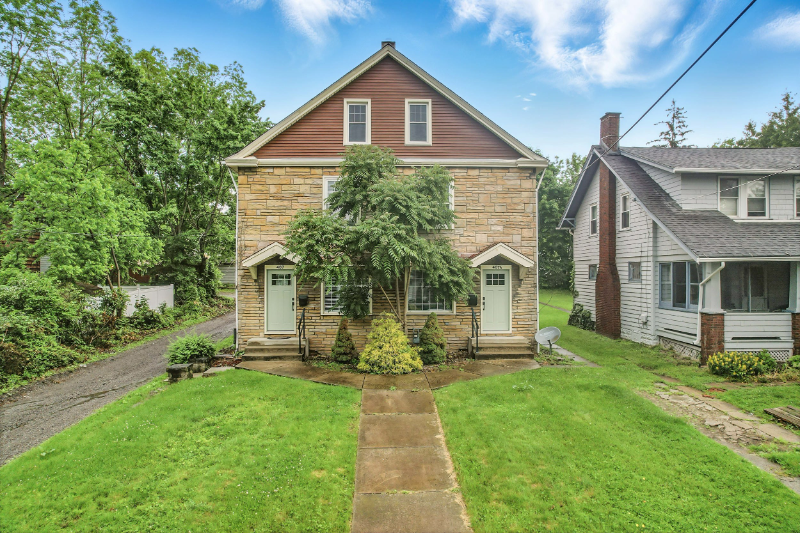 407 E Clen Moore Blvd #407