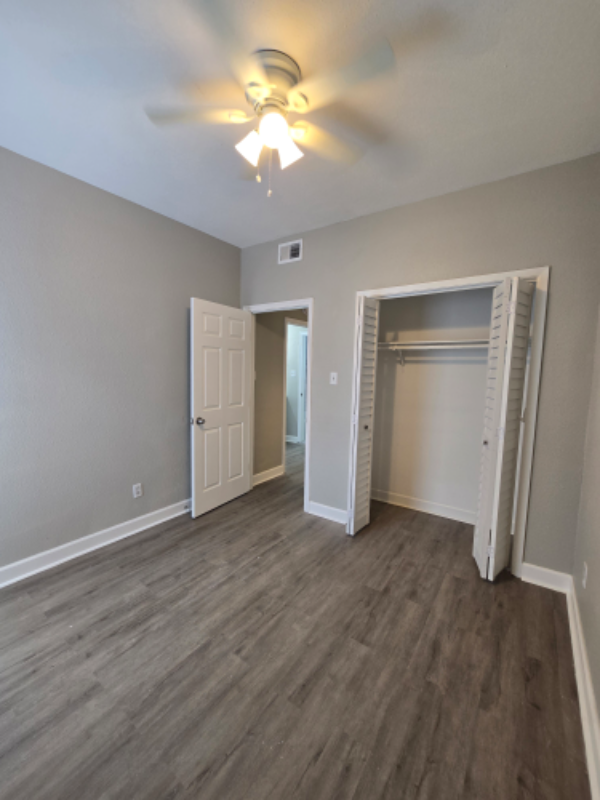 9009 Richmond Ave - Photo 2 of 18