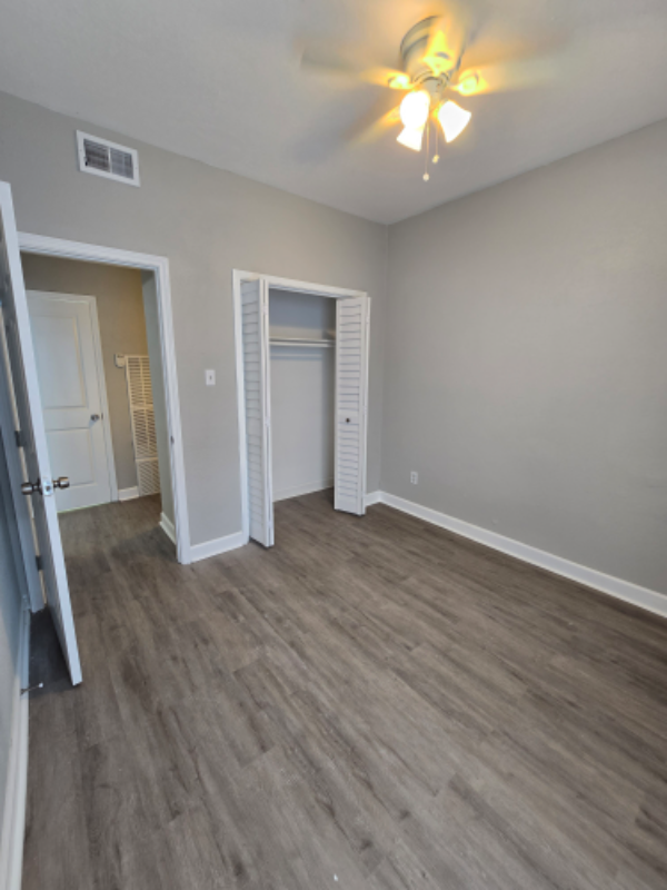 9009 Richmond Ave - Photo 3 of 18