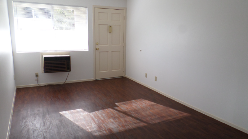 5271 Huntington Drive North, Los Angeles, Ca, Usa #203 - Photo 2 of 10