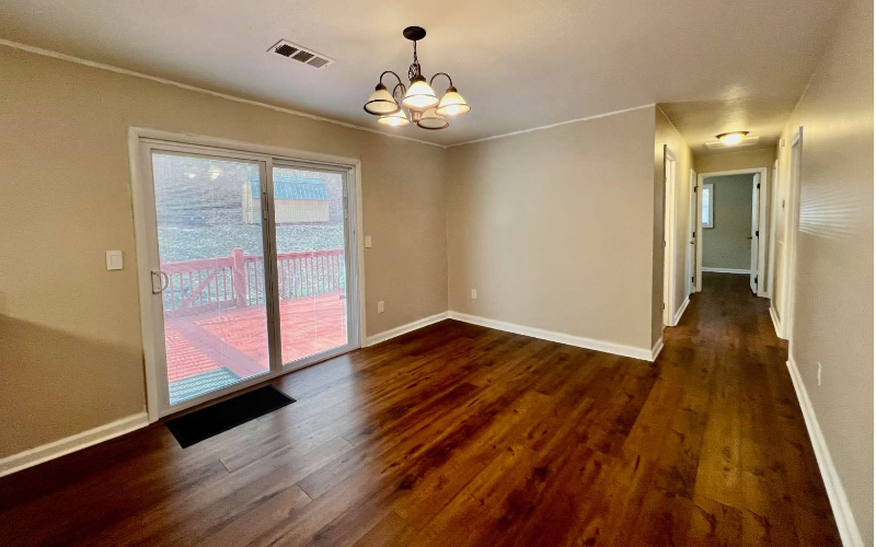 104 Galloway St - Photo 3 of 13