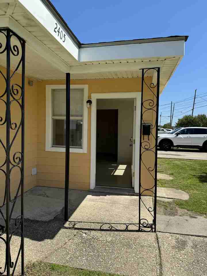 2407 Claire Ave #2407 - Photo 2 of 17