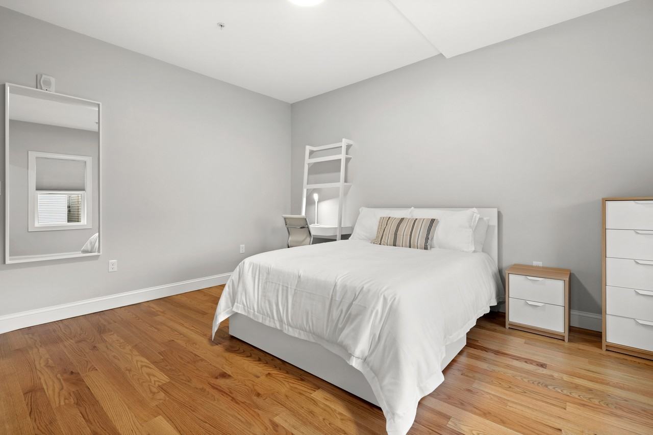 211 Princeton St #2 - Photo 3 of 14