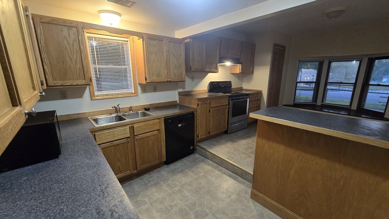 302 E 3rd St #NA - Photo 3 of 15