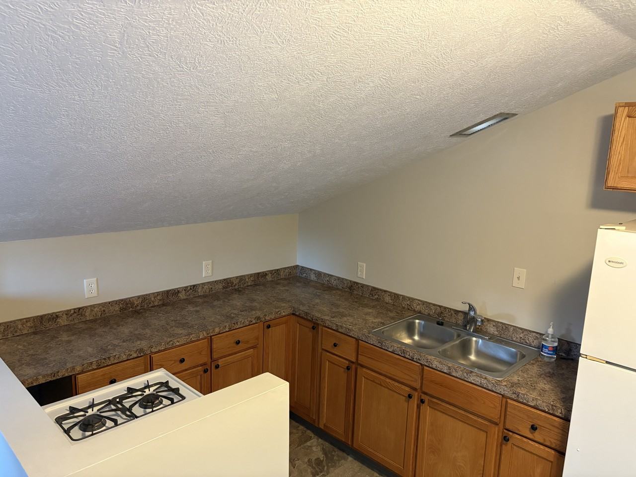 3208 S Main St - Photo 3 of 8