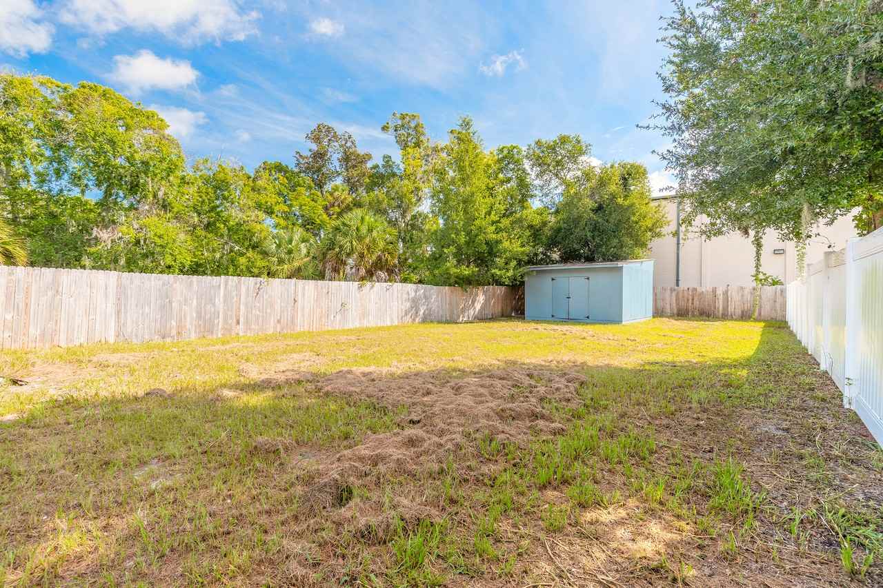 339 Maple St #NA - Photo 2 of 18