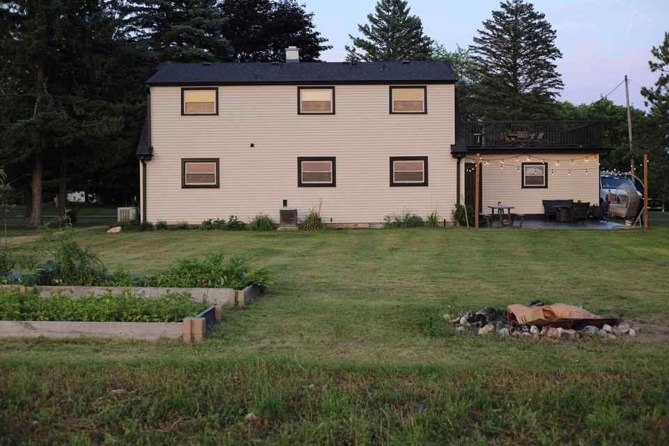 3643 Division Rd #3643TOP - Photo 2 of 18