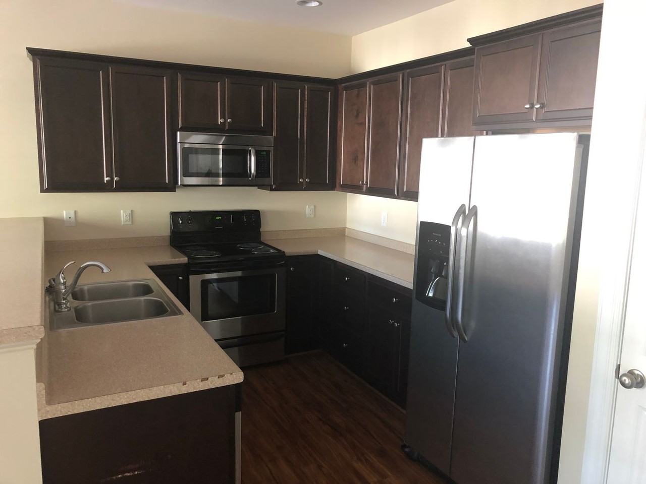 1207 Greenwood Ave - Photo 2 of 10