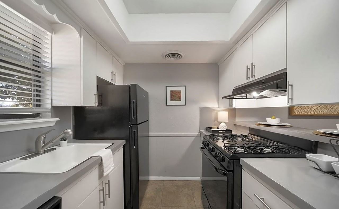 Avery Park & Square Apartments - Photo 4 of 15