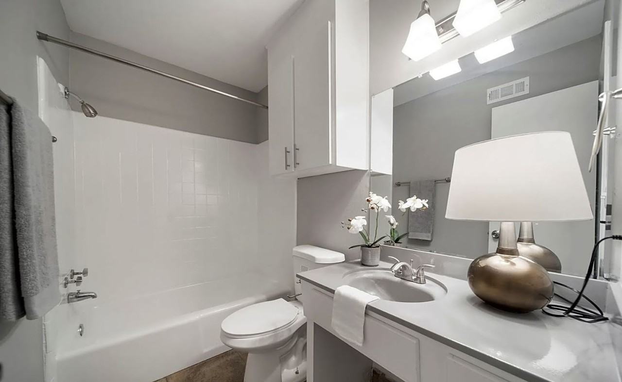 Avery Park & Square Apartments - Photo 7 of 15