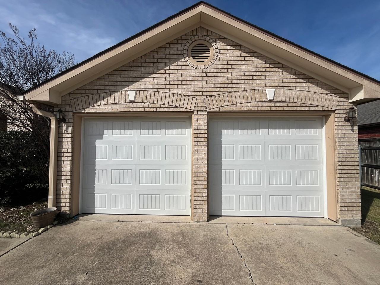 2523 Creek Dr - Photo 3 of 40