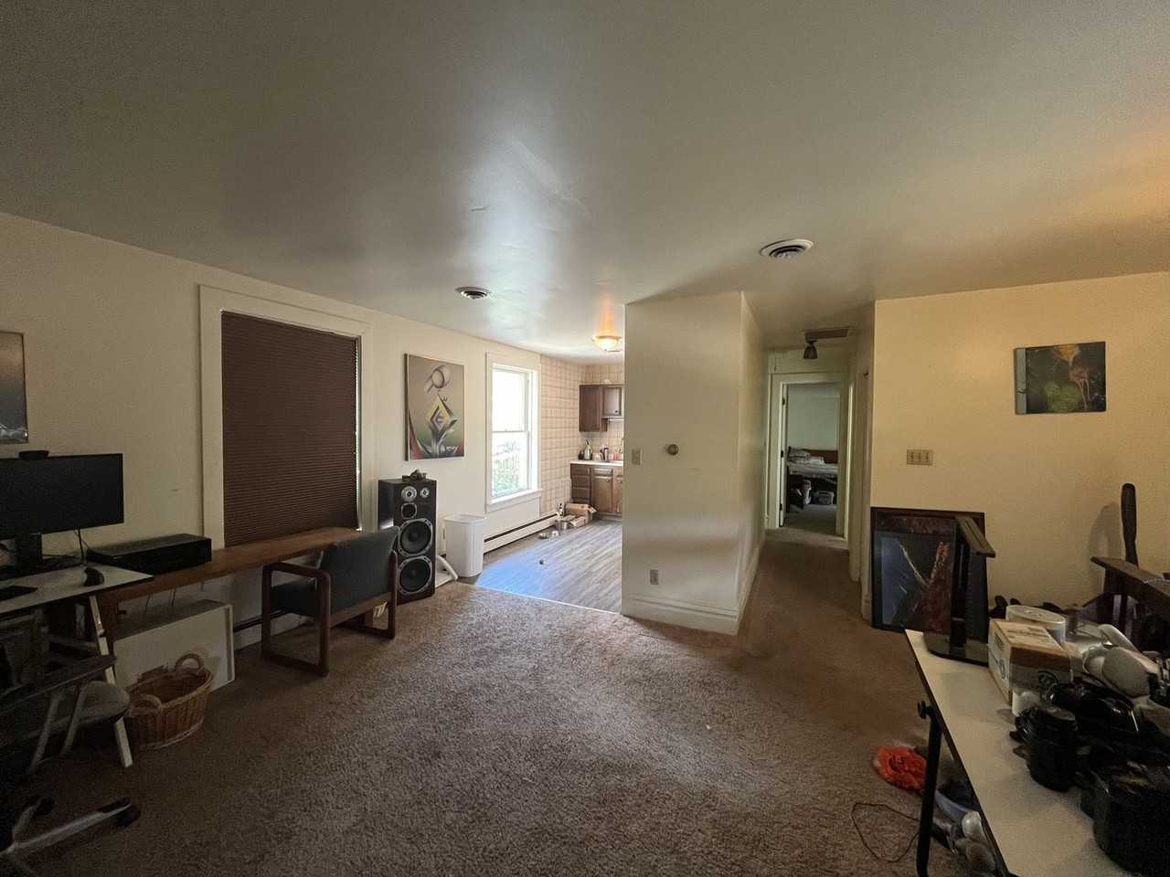 202 Maple Ave - Photo 4 of 8