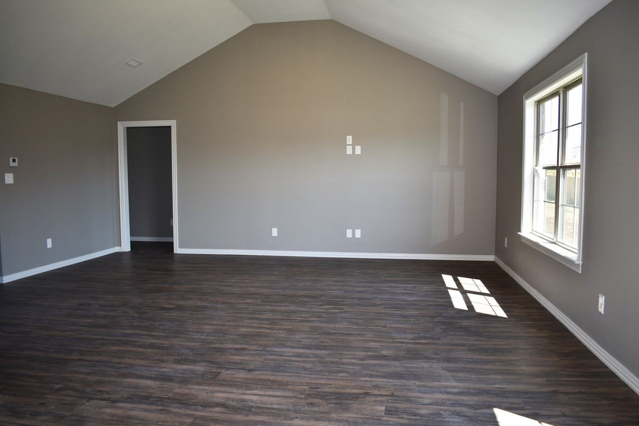 510 Captain Marshal St - Photo 4 of 10