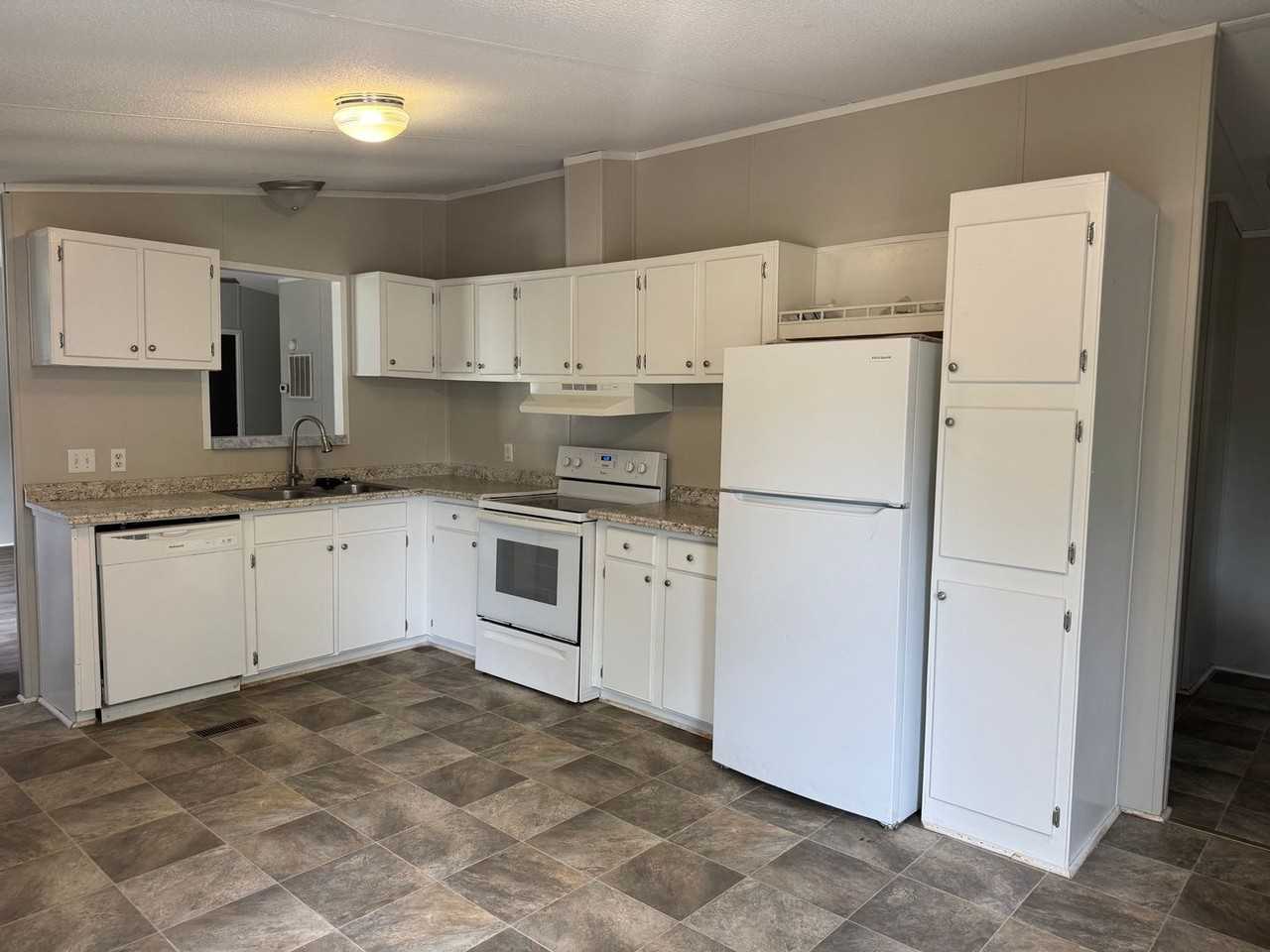 5525 Mimosa St - Photo 2 of 8