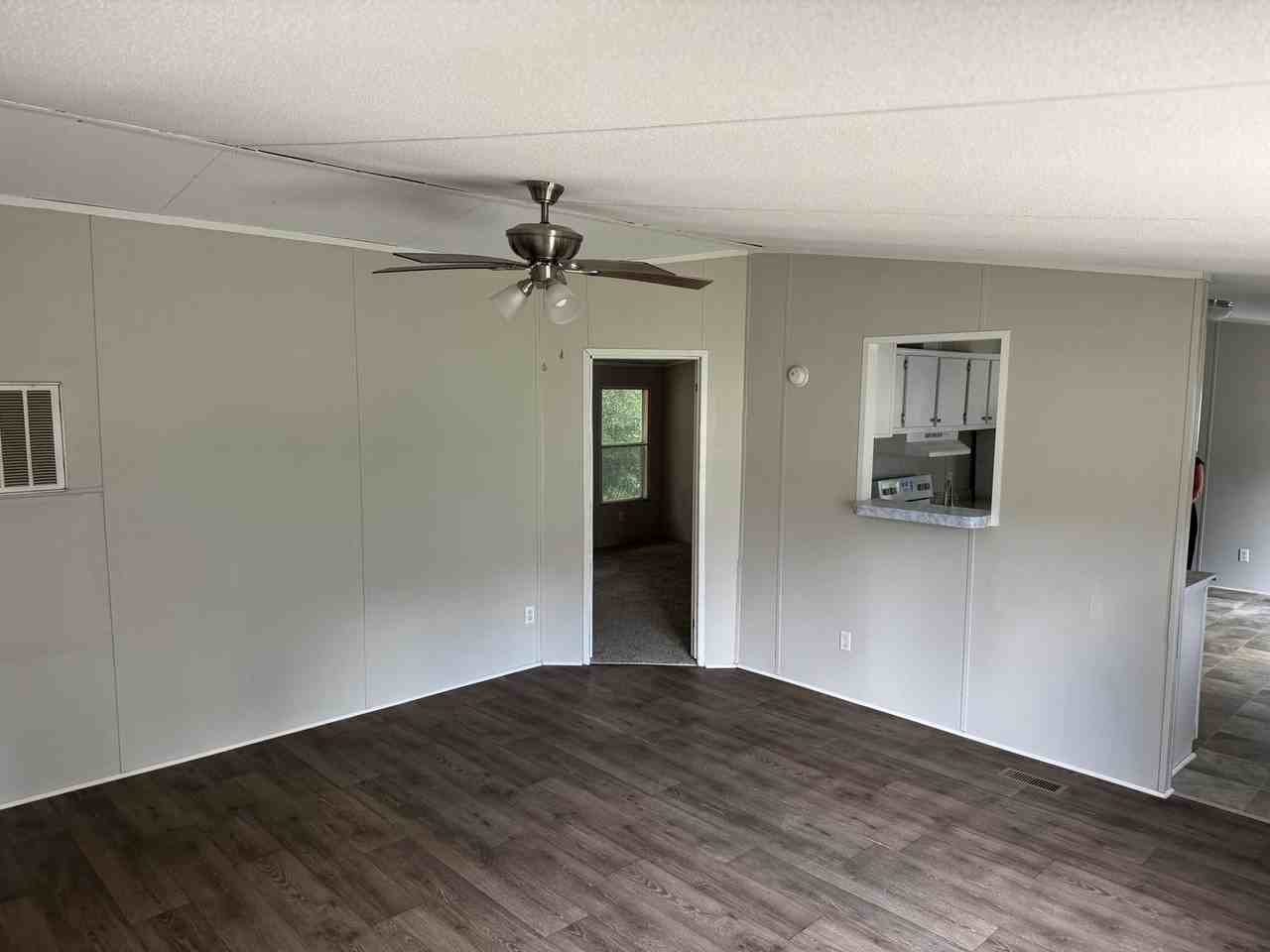 5525 Mimosa St - Photo 3 of 8