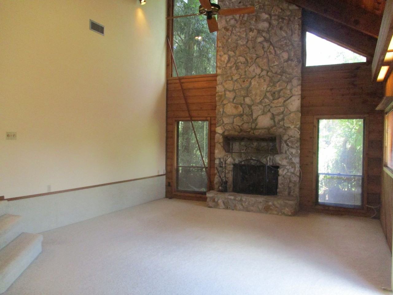 1631 Nw 94th St - Photo 5 of 23