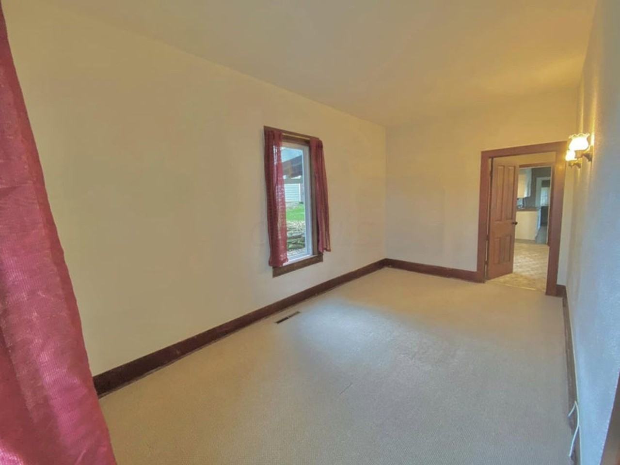 33 N Pleasant St - Photo 3 of 19