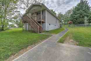 303 Moorland Dr - Photo 1 of 1