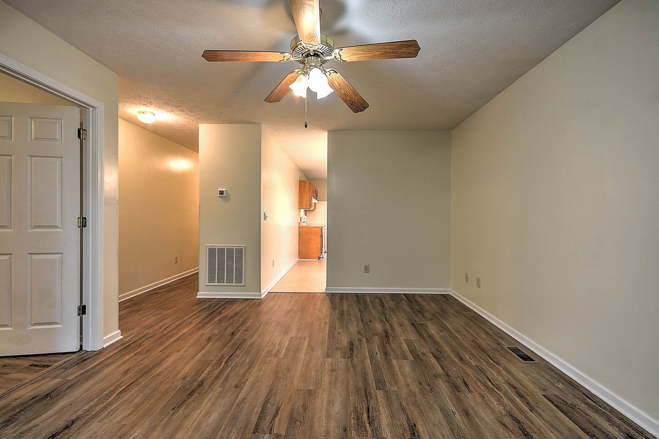 303 Moorland Dr - Photo 5 of 32