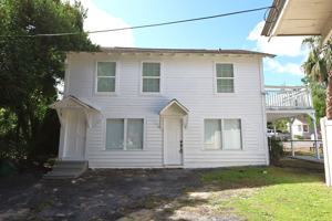 featured image of 105 1/2 W Jane St