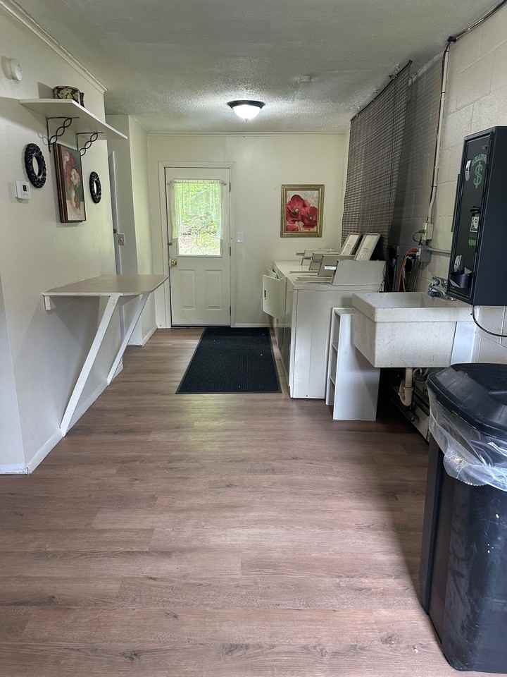 Single story Units with heat included, courtyard, and more - Photo 7 of 9