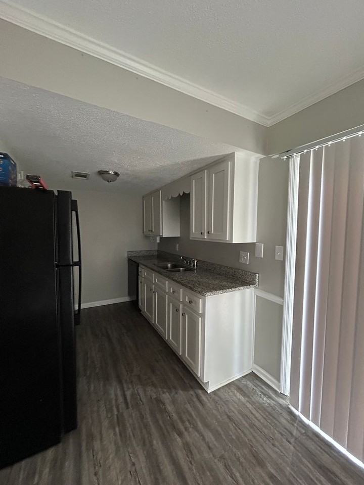 1603 WI- 1603 Whisperwood #D - Photo 3 of 7