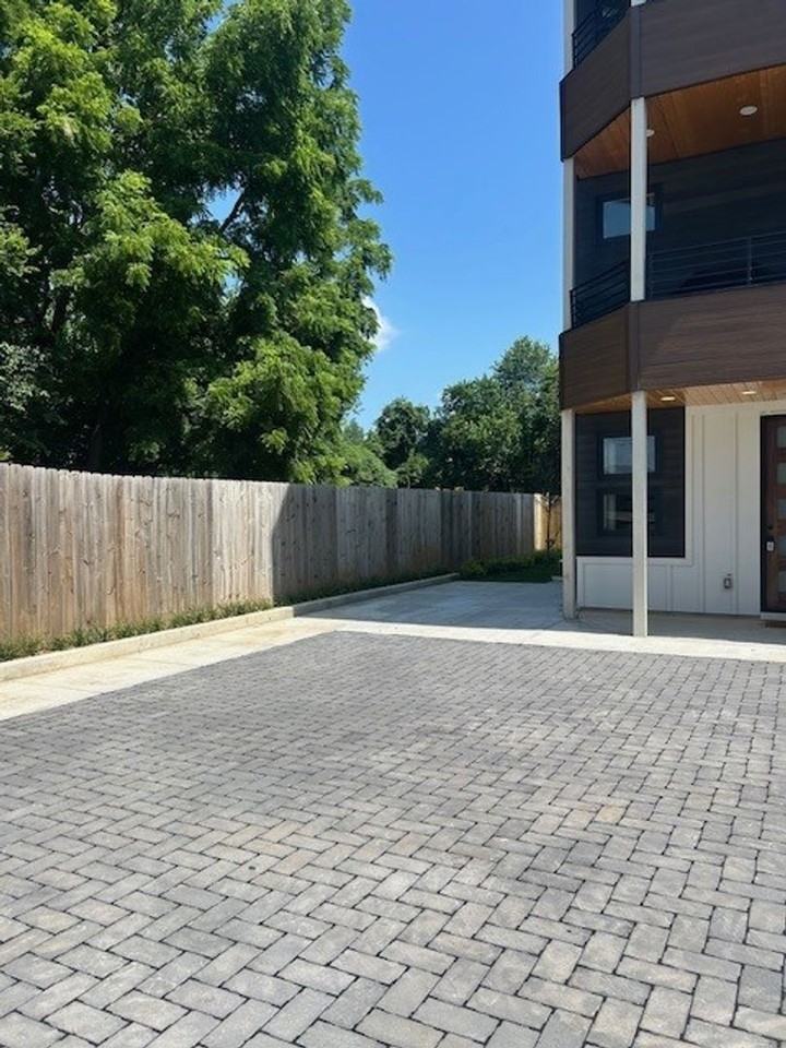 618 Southgate Avenue - Photo 3 of 16