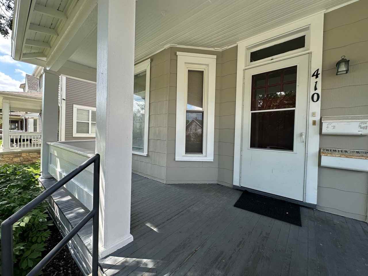410 Wyandotte Ave - Photo 2 of 36