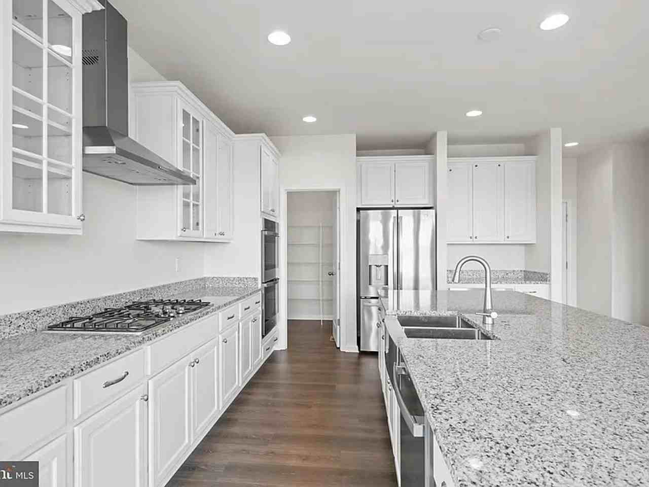 635 Corbit Dr - Photo 2 of 28