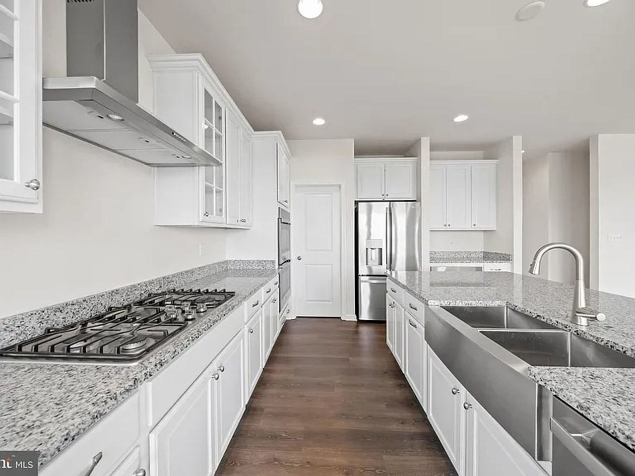 635 Corbit Dr - Photo 3 of 28