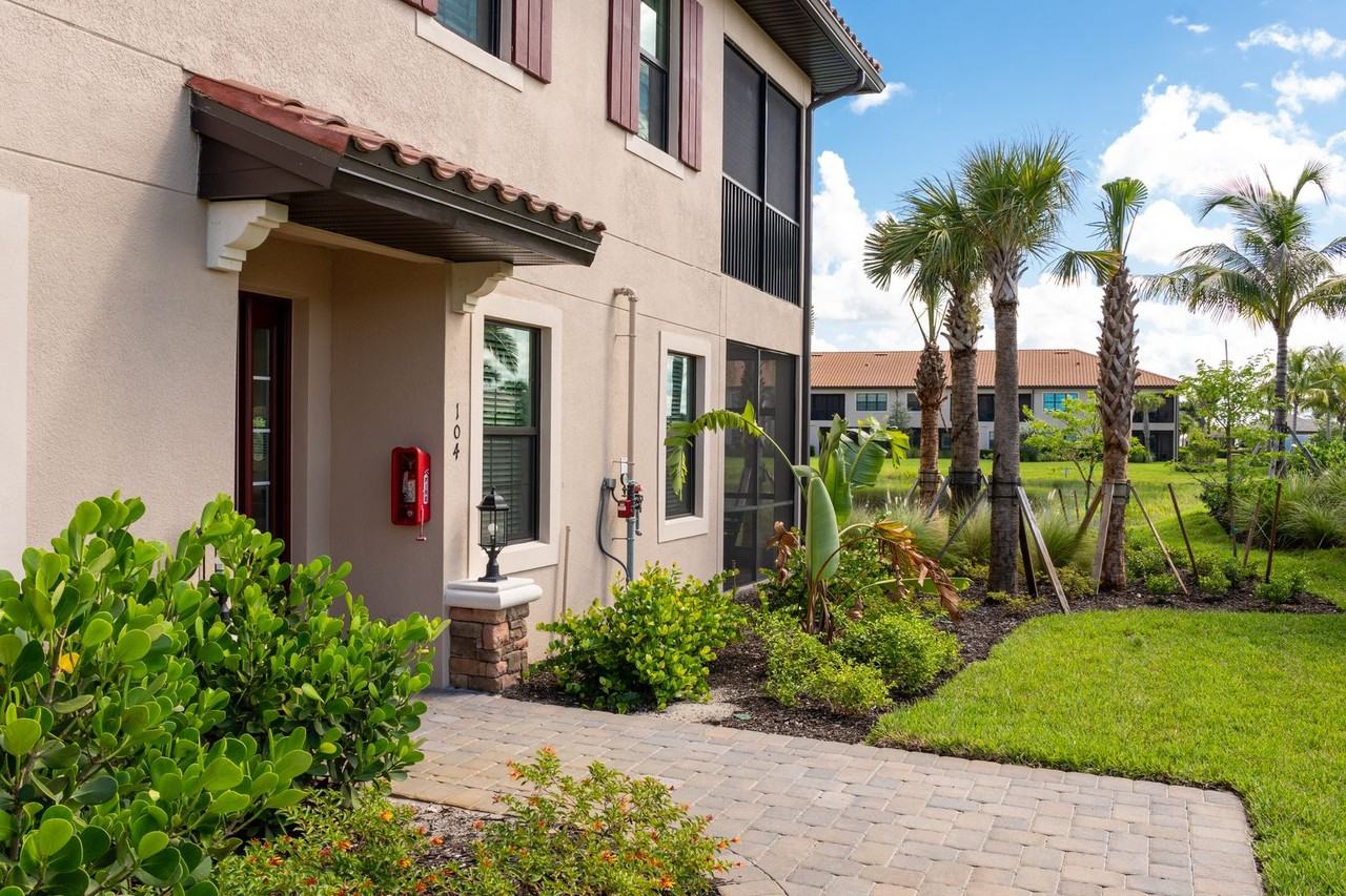 15335 Lucerna St #104 - Photo 7 of 45