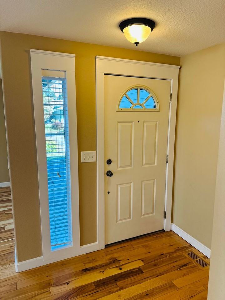 16807 Se 19th St - Photo 2 of 30