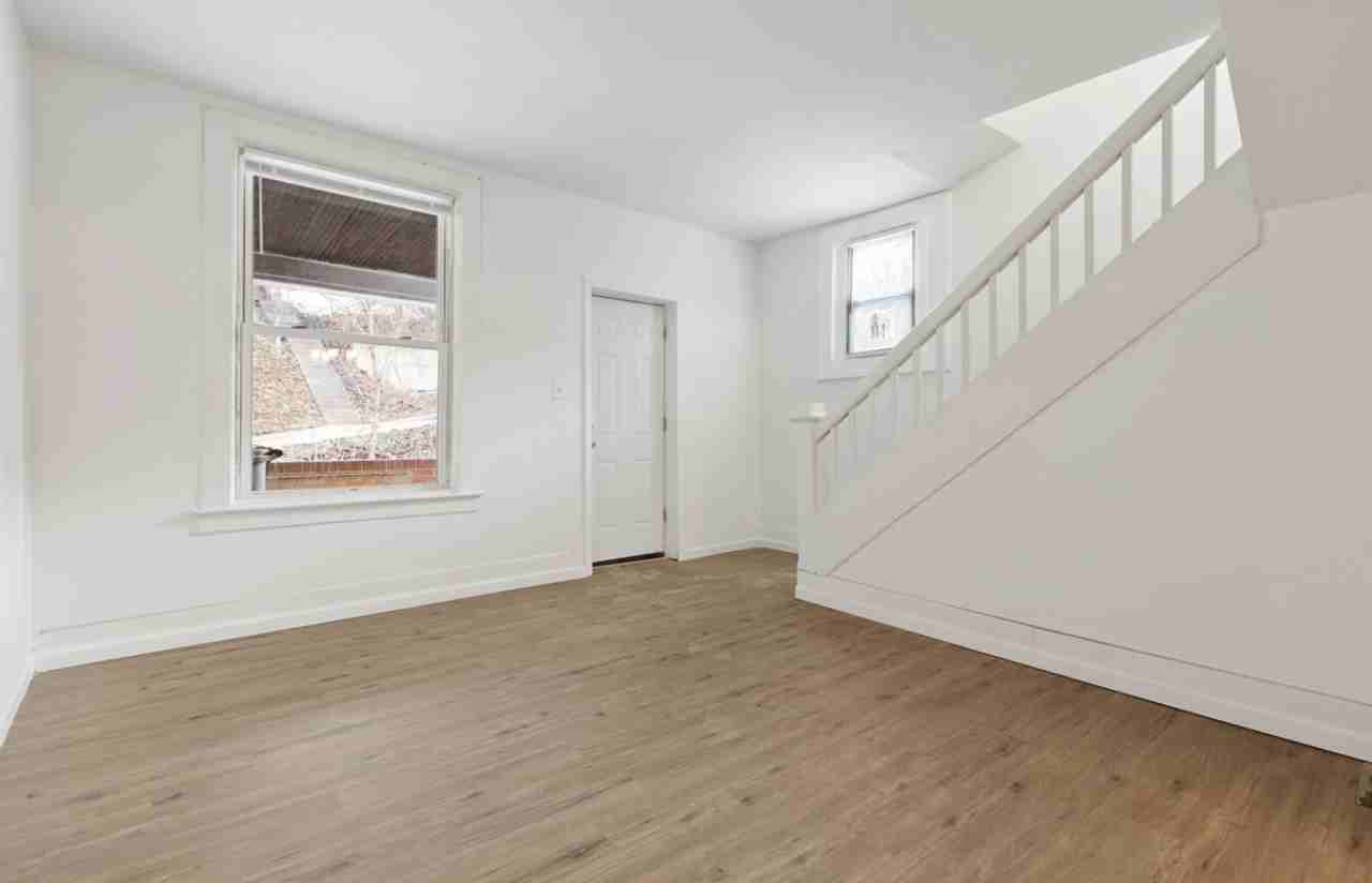 1112 Hope Hollow Rd - Photo 2 of 16