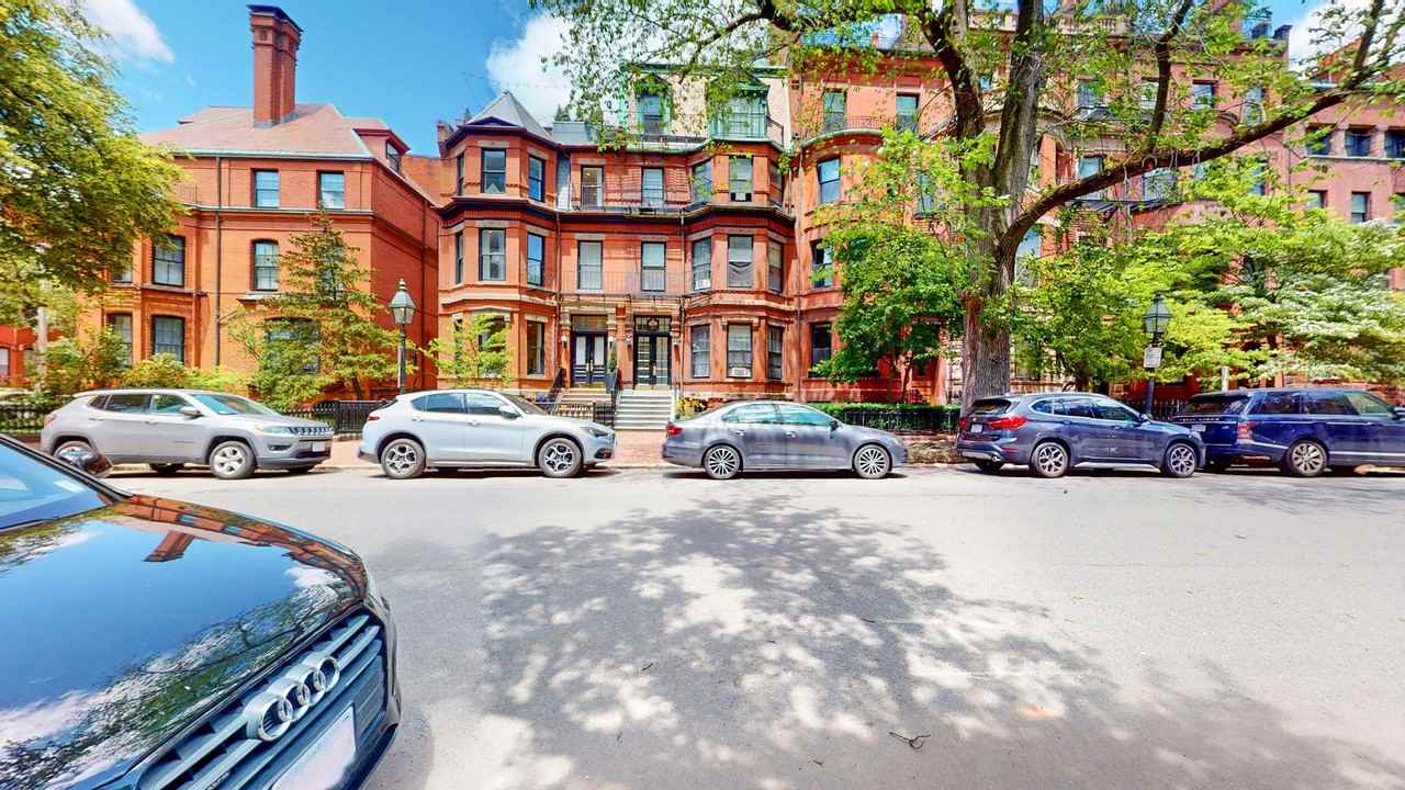 281 Marlborough St - Photo 3 of 22