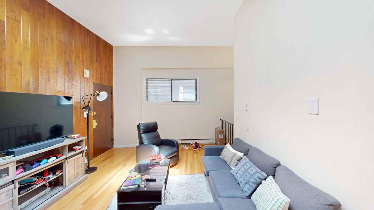 281 Marlborough St - Photo 6 of 22