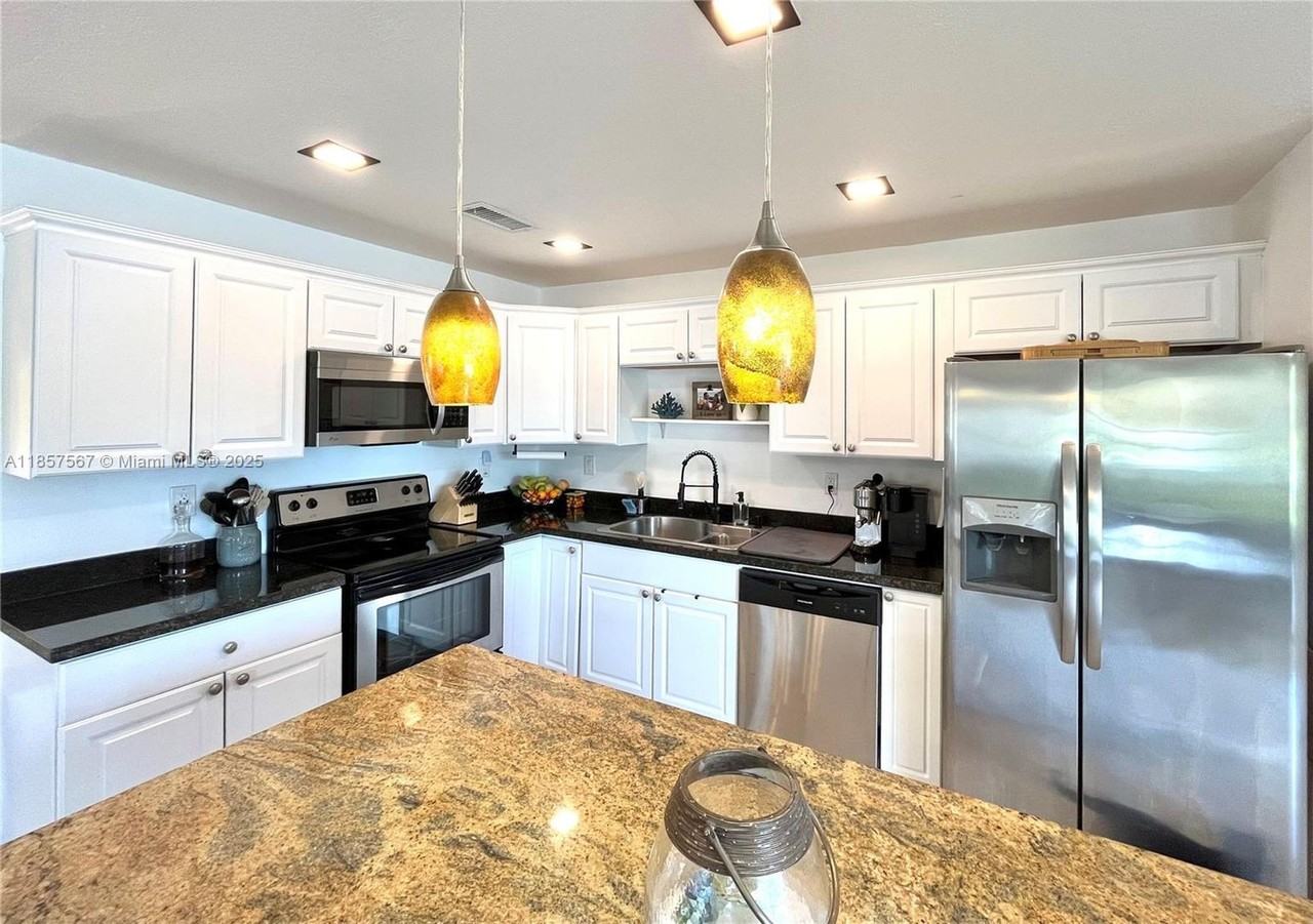 13781 Sw 84th St - Photo 2 of 21