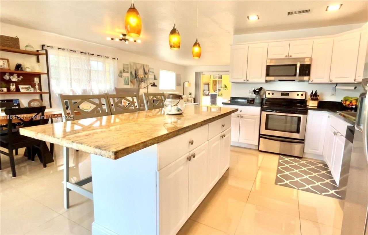 13781 Sw 84th St - Photo 3 of 21