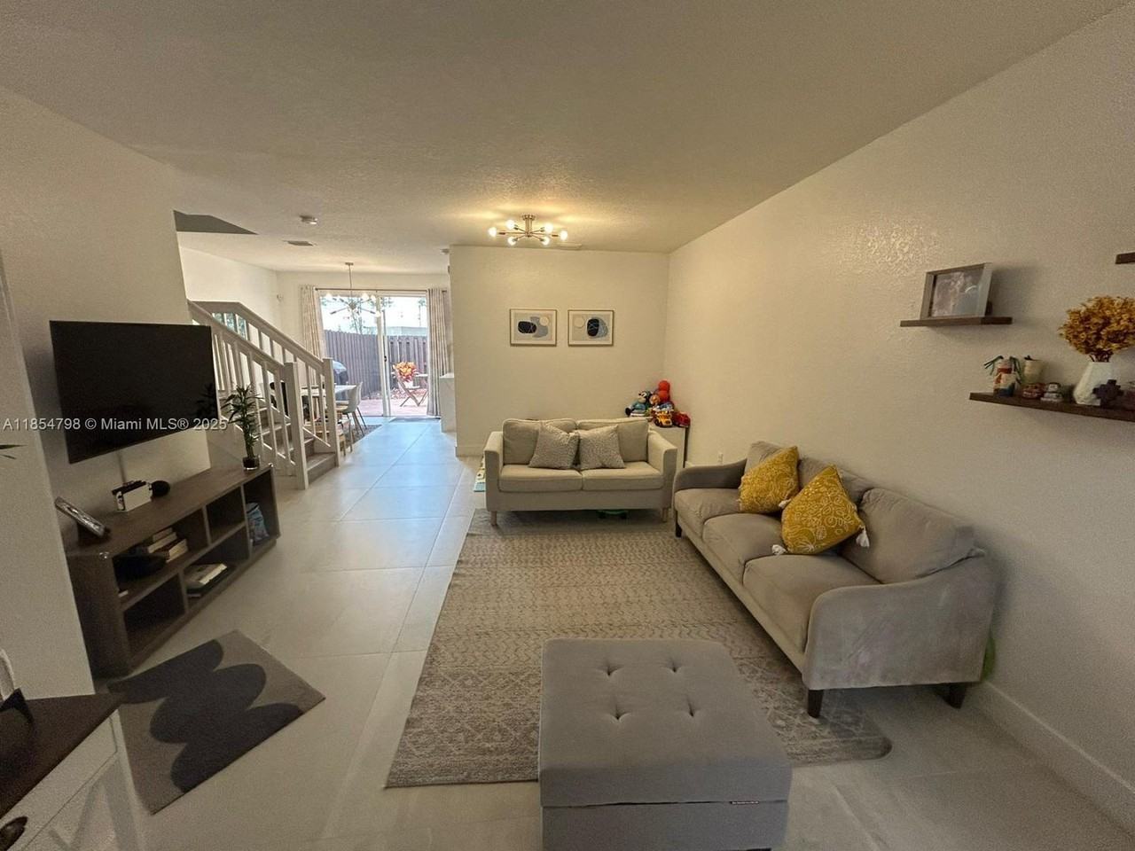 12553 Sw 121st Way - Photo 3 of 20