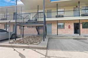 featured image of 607 Wades Way #3